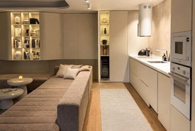 Apartament cu 3 camere decomandat în Exterior Vest