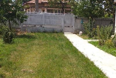 Casă cu 4 camere în Tâmboești
