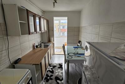 Apartament cu 2 camere decomandat în Florilor - 9