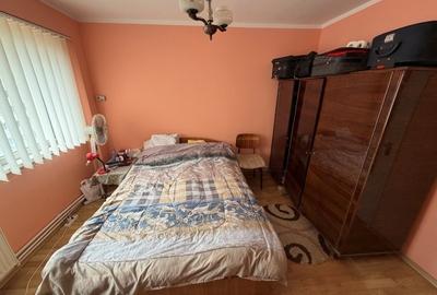 Apartament cu 3 camere decomandat, mobilat în Viziru 3 - 4