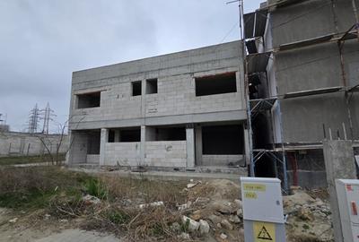Duplex cu 6 camere cu Canalizare în Mamaia-Sat - 2