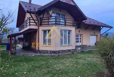 Casă cu 4 camere cu Teren 6000 Mp în Recea - 2