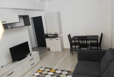 Apartament cu 2 camere semidecomandat în Apărătorii Patriei