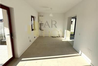 Duplex cu 4 camere cu Canalizare în Strejnicu - 3