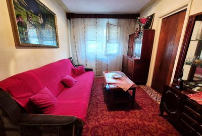 Apartament cu 3 camere semidecomandat în Inel II