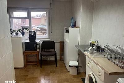 Apartament cu 3 camere în Centrul Civic