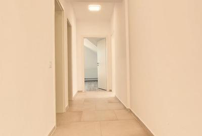 Apartament cu 3 camere decomandat, mobilat în Tractorul - 10