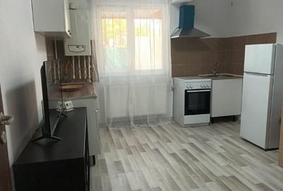 Apartament cu 2 camere decomandat, mobilat în Central