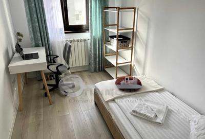 Apartament cu 3 camere decomandat, mobilat în Palat