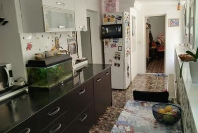 Apartament cu 3 camere în Calea Galați