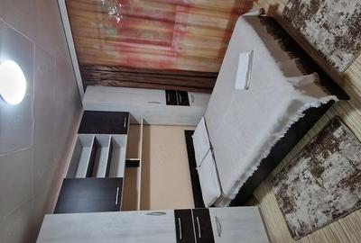 Apartament cu 2 camere decomandat în CET - 7