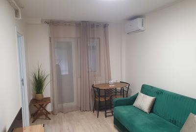 Garsonieră semidecomandată în Casa Cărții