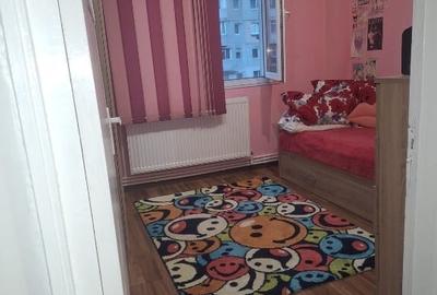 Apartament cu 2 camere semidecomandat în Viziru 3