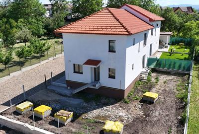 Casă cu 4 camere cu Canalizare în Șura Mică - 2