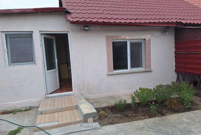 Casă cu 4 camere în Palazu Mare