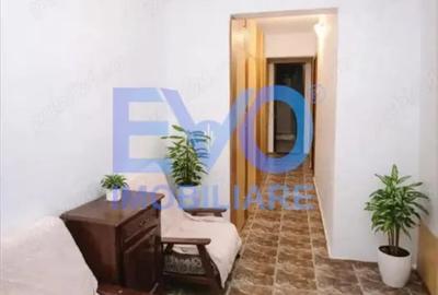 Apartament cu 3 camere decomandat în Canta