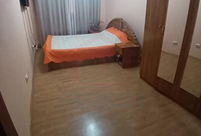 Apartament cu 2 camere decomandat în Micro 17