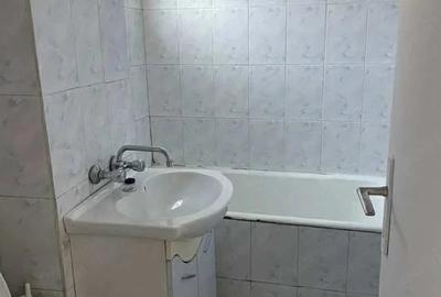Apartament cu 3 camere decomandat în Casa de Cultură