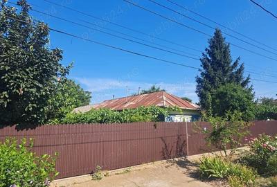 Casă cu Teren 1300 Mp în Chiscani