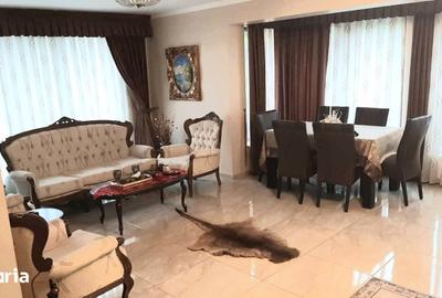Casă cu 4 camere cu Teren 500 Mp în Central