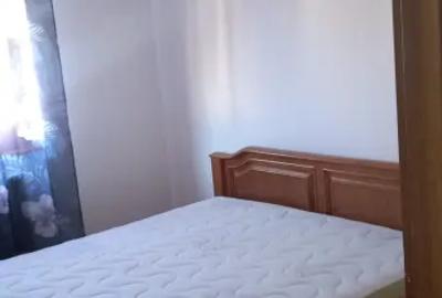 Apartament cu 3 camere decomandat în Răcădău