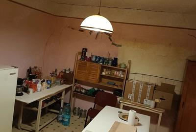 Casă cu 4 camere cu Teren 1100 Mp în Cenad