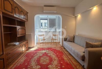 Apartament cu 3 camere semidecomandat în Centrul Civic