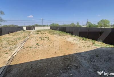 Casă cu 3 camere cu Teren 950 Mp în Central - 2
