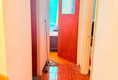 Apartament cu 3 camere decomandat în Drumul Taberei