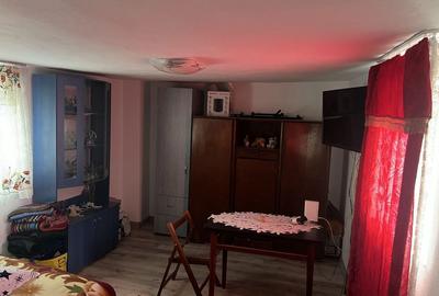 Casă cu 4 camere în Central - 1