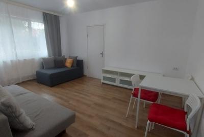 Apartament cu 2 camere nedecomandat în Micro 5