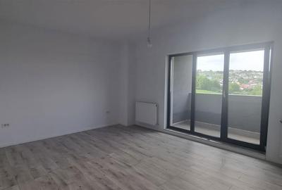 Apartament cu 2 camere decomandat în Bârnova