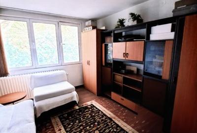 Garsonieră decomandată în Brâncoveanu