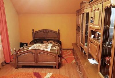 Casă individuală cu 7 camere cu Teren 700 Mp în Sud-Vest