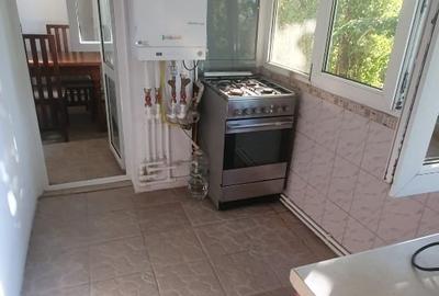 Apartament cu 3 camere decomandat, mobilat în Lujerului