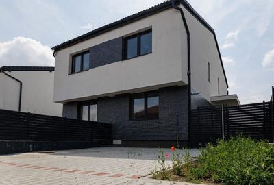 Duplex cu 3 camere cu Teren 200 Mp în Sânpetru - 14