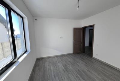 Casă cu 3 camere cu Teren 330 Mp în Pantelimon - 4
