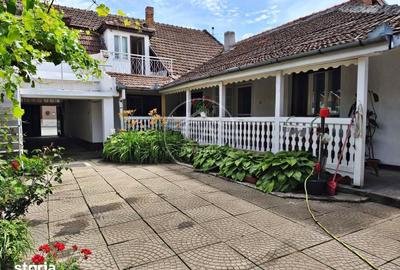 Casă cu 7 camere cu Teren 552 Mp în Sânmartin - 2