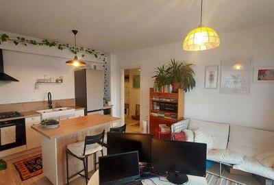 Apartament cu 2 camere decomandat în Central