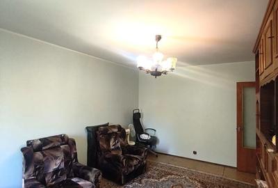 Apartament cu 3 camere decomandat în Rahova