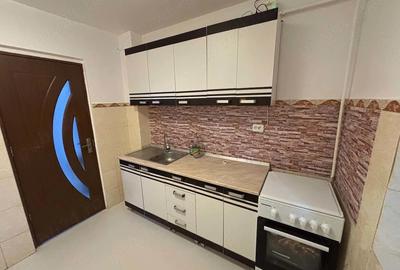 Apartament cu 2 camere decomandat în Galata