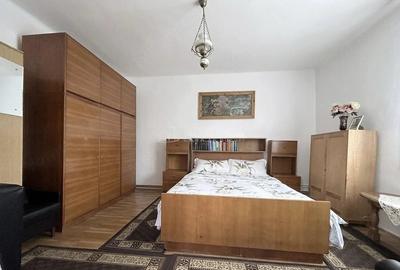 Casă cu 4 camere cu Teren 1439 Mp în Dealuri Oradea