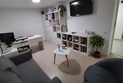 Casă cu 4 camere în Dâmbul Rotund
