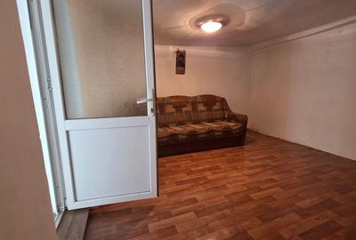 Casă cu 4 camere cu Canalizare în Central - 2