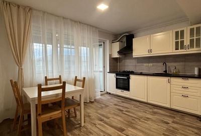 Apartament cu 3 camere semidecomandat, mobilat în Central