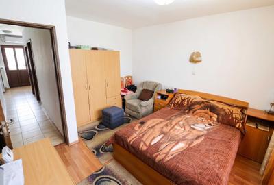 Casă cu 4 camere în Central