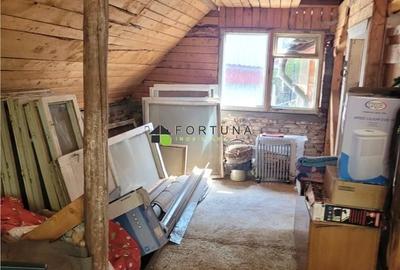 Casă cu 3 camere cu Teren 478 Mp în Central - 2