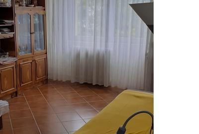 Apartament cu 3 camere decomandat în Dristor