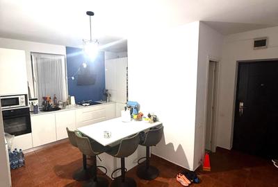 Apartament cu 4 camere decomandat, mobilat în Central