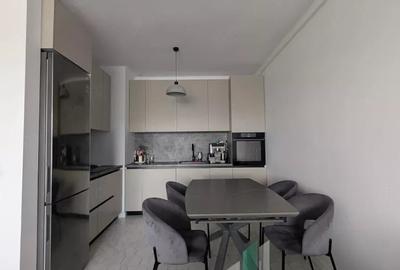 Apartament cu 2 camere semidecomandat, mobilat în Între Lacuri